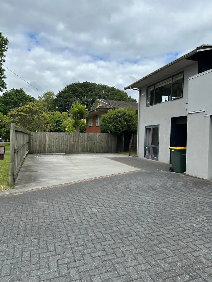 Rotorua 5 Bedrooms 3 Bathroom Family House