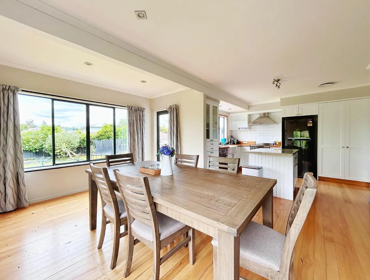 Ferienhaus Rotorua 5 Bedrooms 3 Bathroom Family House