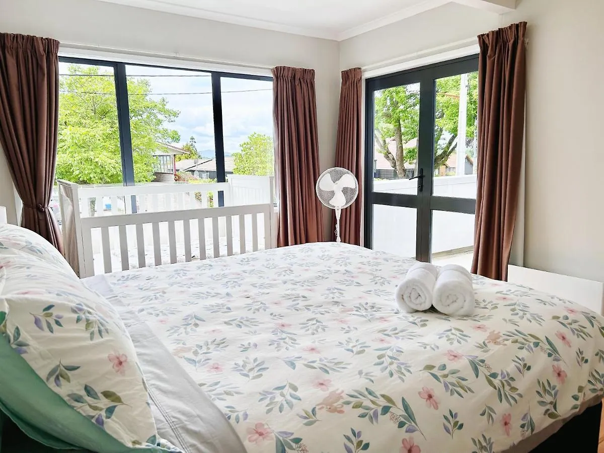 Rotorua 5 Bedrooms 3 Bathroom Family House